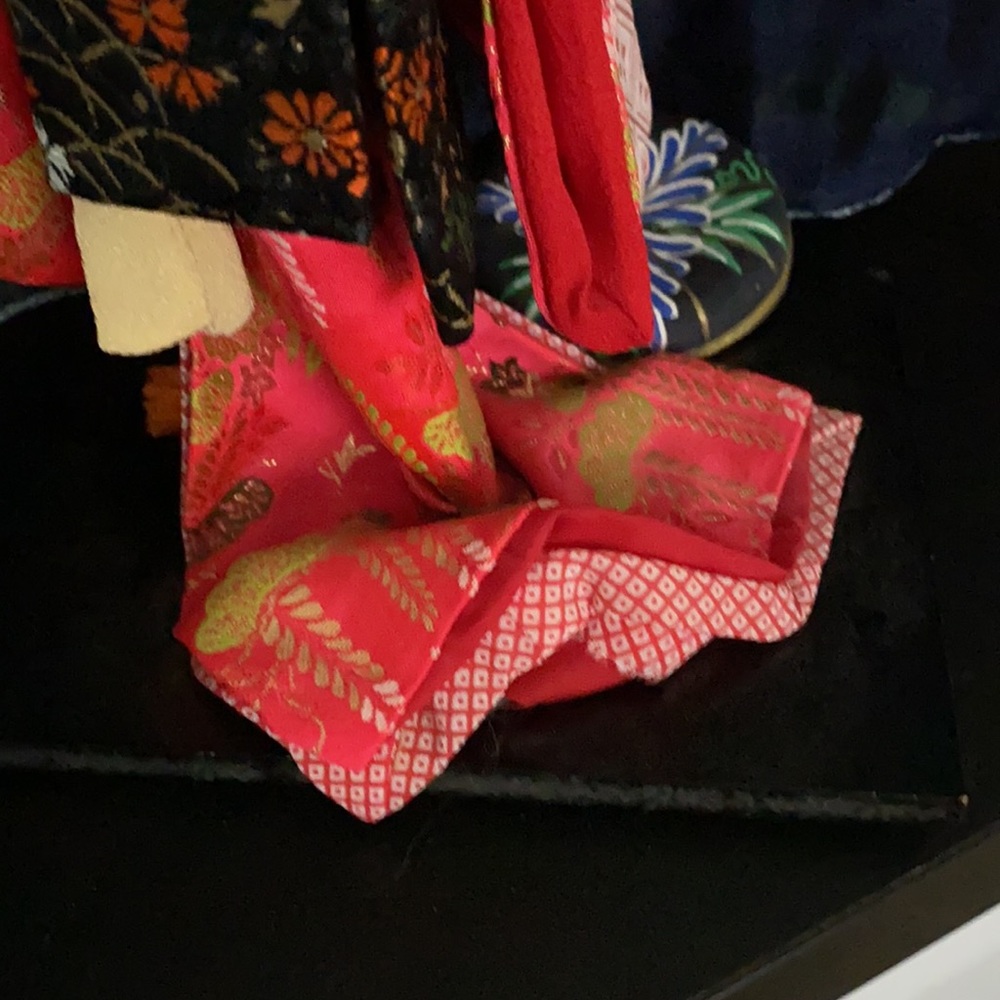 Japanese Kimono Figurine - Picture 5 of 6